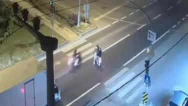 motosikletlerin carpisma ani kamerada bBFwK4VO