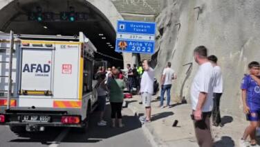 otomobil tunel girisindeki tabelaya ok gibi saplandi nKZzeA4b