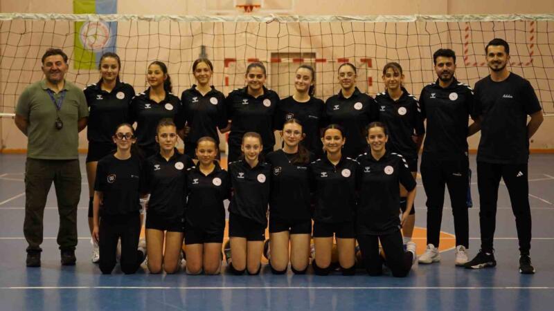 rizenin genc voleybolculari gozunu anadolu yildizlar ligi kupasina dikti XELPQkl3