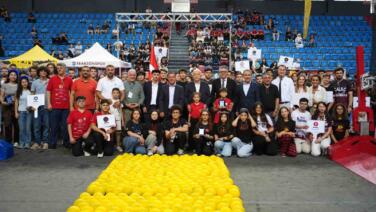 robotlar spor salonunda yaristi dTNGfcbZ