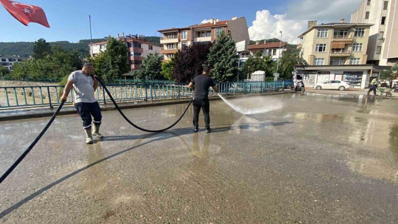 selin yasandigi kastamonuda yaralar sariliyor CXjiHNRY