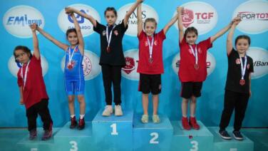 tokatli minik guresciler turkiye sampiyonasindan 5 madalyayla dondu ZmVX1K3X