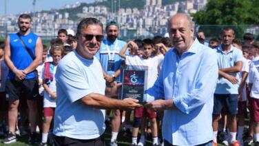 trabzonspor futbol okullari yaz kampi sona erdi WhUaXE1Q