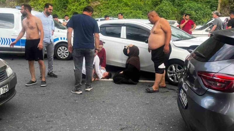 yolun karsisina gecerken otomobilin carptigi baba ve oglu agir yaralandi PHIPWrLK