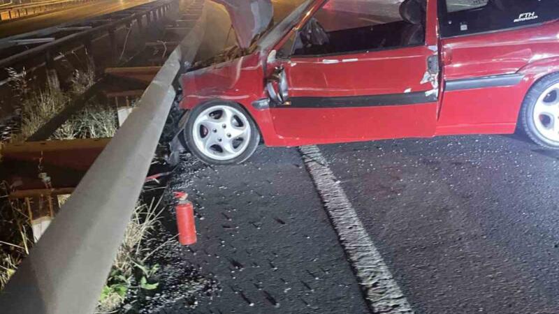zonguldakta otomobil bariyerlere carpti 1 yarali yENxMsTw