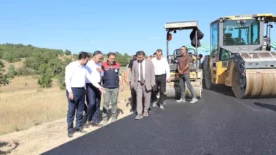 Eflani Cavuslu Koyunde asfaltlama calismalari devam ediyor