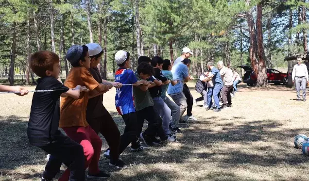 Karabukte hafizlik ogrencilerine piknik etkinligi