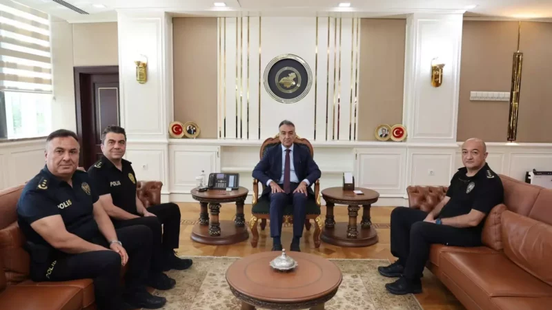 Vali Cagatay terfi eden emniyet mensuplarini kabul etti