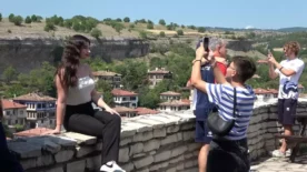 Yerlide artis yabancida dusus 3