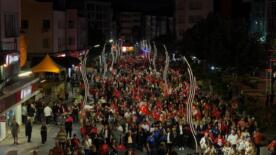 boluda 30 agustos zafer bayrami fener alayiyla kutlandi Z2vhCnZn