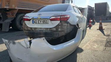 boluda kamyonla otomobil carpisti 1BvXYb8D