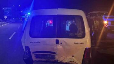 boluda otomobil ile hafif ticari arac carpisti 2 yarali gLcilQpr