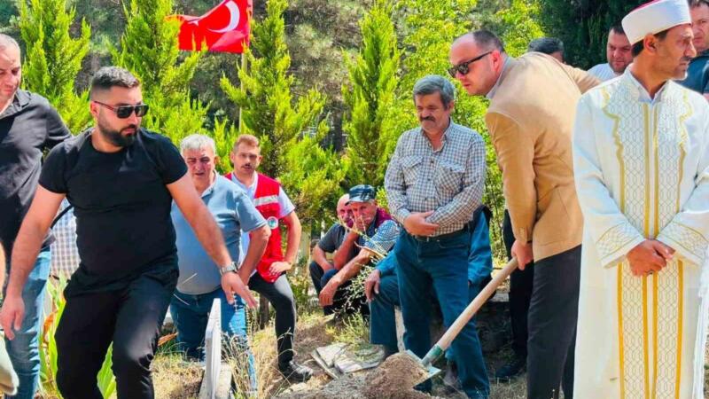 bolulu sehit ziya sarpkayanin annesi son yolculuguna ugurlandi IkD58tYn