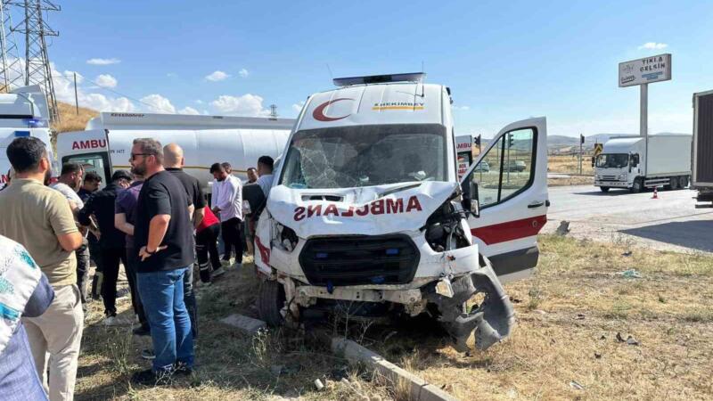 corumda ambulans ile cip carpisti 5 yarali fJrFcN9A