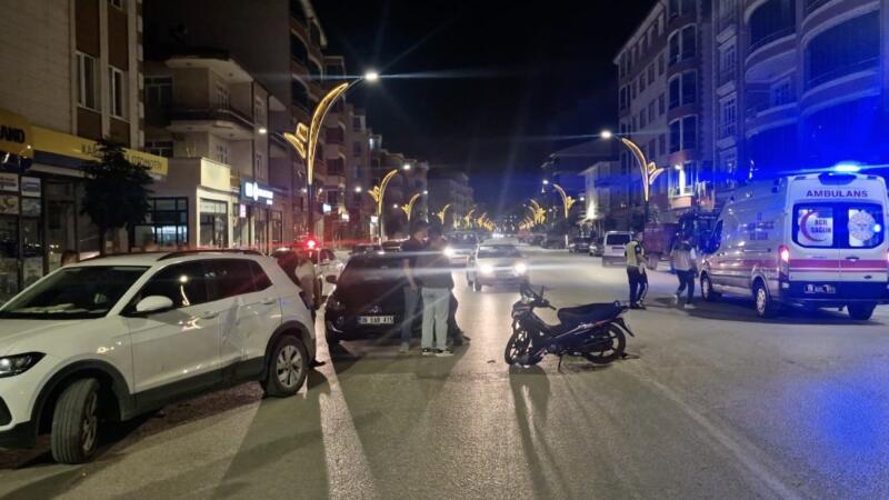corumda otomobil ile motosiklet carpisti 1 yarali sA7NpZMK