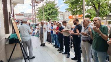 denizde bogulan genc son yolculuguna ugurlandi 86FGRpWW