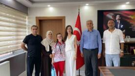 dunya ucuncusu ve turkiye sampiyonu zeynep tuncaydan ilce mill egitim mudurlugune ziyaret 7HZkSbHa