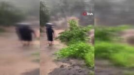 giresunda siddetli yagis etkili oldu yollar dereye dondu dereler tasti qeKWGtWn