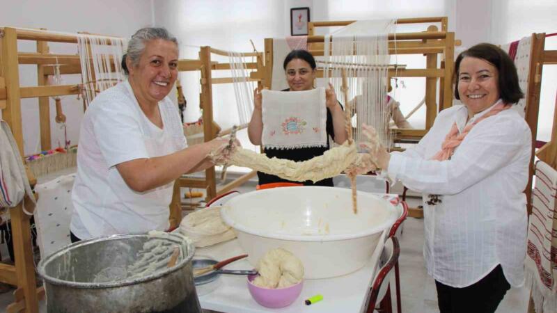 ipligi yemek yapar gibi hazirlaniyor gumushacikoy kivratma dokumasini 50 yil sonra yeniden dokudular d7yXjMQT