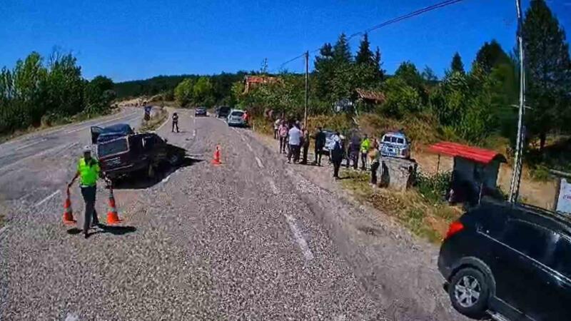 kastamonuda iki otomobil carpisti 2 yarali H6ysukOt