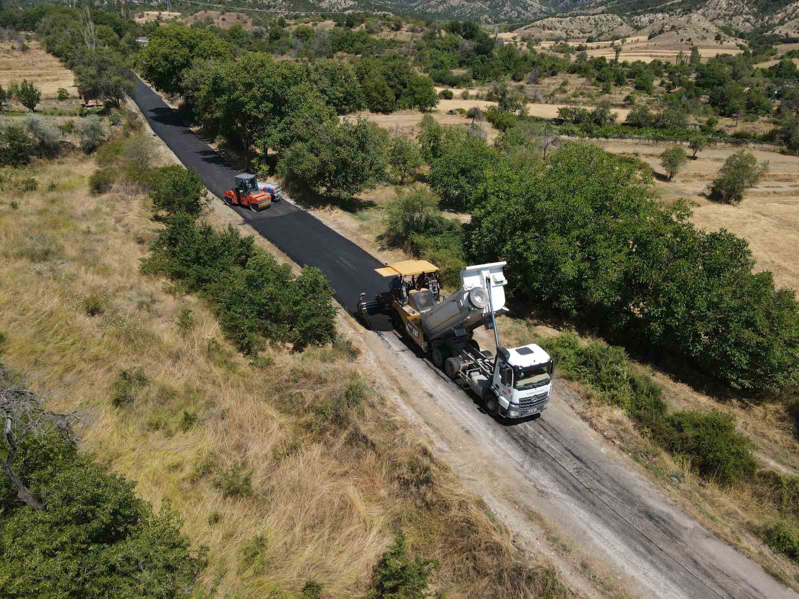 kastamonuda koy yollari sicak asfaltla bulusturuluyor cEa8sILG