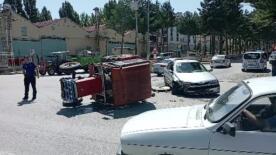 otomobilin carptigi traktor yan yatti VOhL8NJI