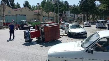 otomobilin carptigi traktor yan yatti VOhL8NJI