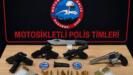 polisin suphe uzerine durdurdugu aractan silah cikti cHxf8S4A