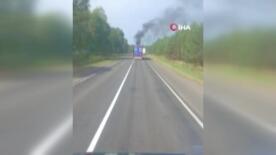 rusya belarus sinirinda tirlara dron saldirisi turk tircilar dehset anlarini kaydetti WyDlJSTj