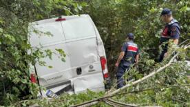 samsunda minibus sarampole yuvarlandi 2 yarali H9ccNXEy