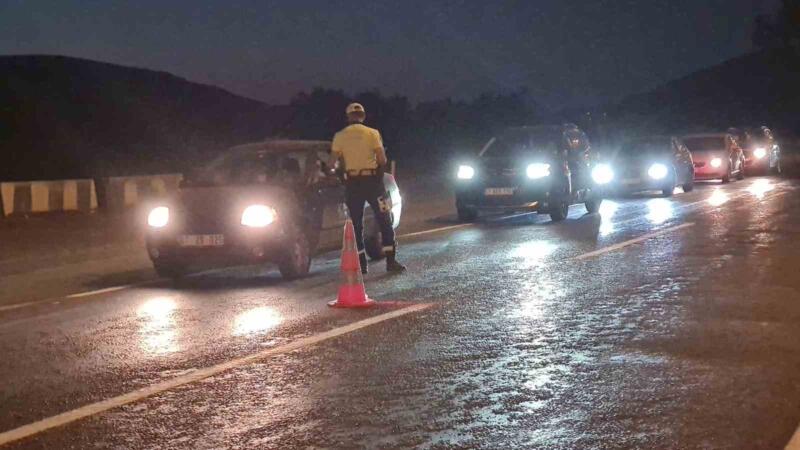 trafik polislerinden gece denetimi AUDBVTS3