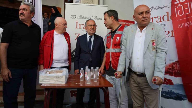 15 temmuzun 253 sehidi gumushanede dualarla yad edildi FgimJ8ZN