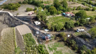 Safranbolu’da korkutan ot yangını evlere sıçramadan söndürüldü AW794837 01