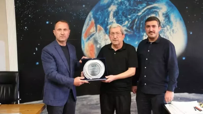 Caprazdan Vergili Ailesine plaket