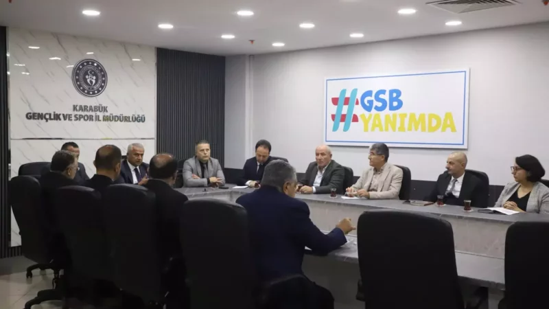 Genclik ve Spor Il Mudurlugunde hizmetler degerlendirildi