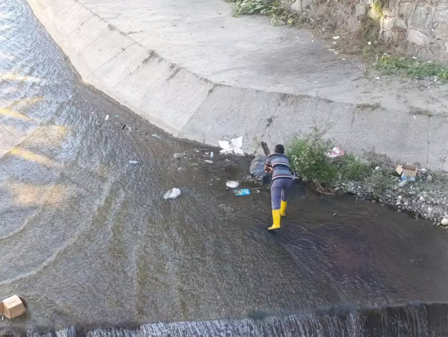 Karakastan cevre temizligi uyarisi