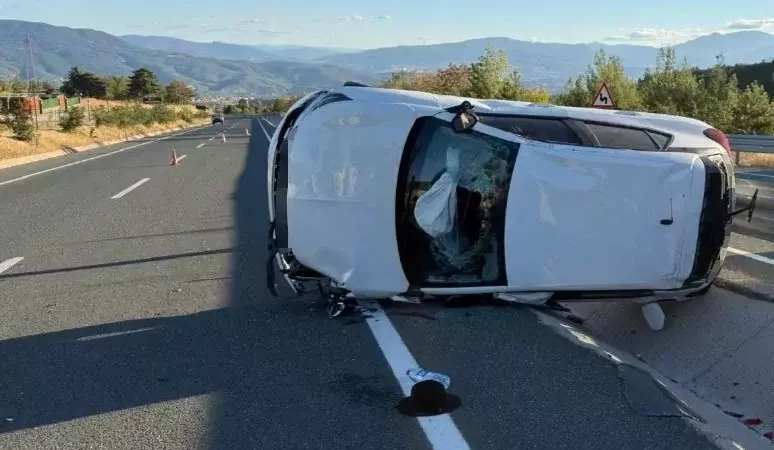 Takla atan otomobilin surucusu yaralandi