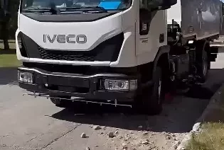 Yenice Belediyesine sokak supurme araci takviyesi
