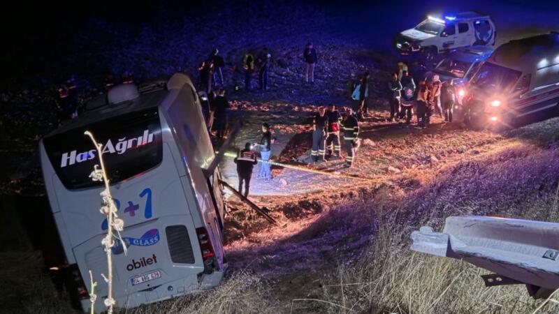 amasyada yolcu otobusu sarampole uctu 2si agir 24 yarali ykiED89R