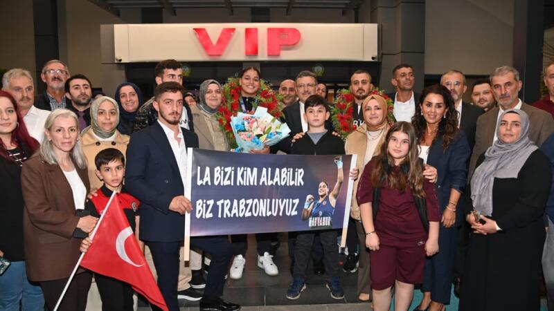 avrupa sampiyonu boksor havvanur kethudaya memleketi trabzonda coskulu karsilama PgX7UgWx