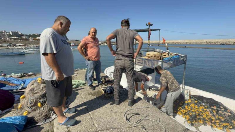 balikcilar sezonun ilk gununde 50 ton palamutla limana dondu dqrCIPUK