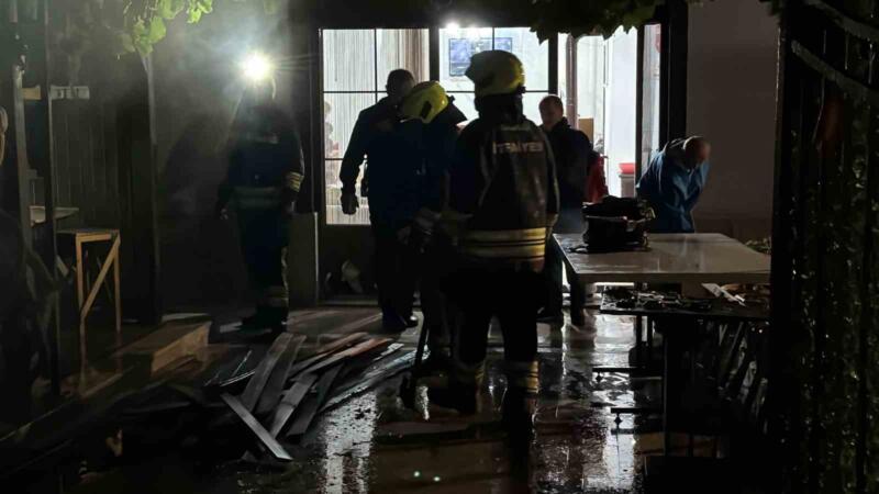 boluda ikiz villanin bahcesinde cikan yangin korkuttu Qtg5TzIP