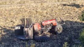 corumda minibusun carptigi traktor sarampole yuvarlandi 1 olu 1 yarali DBvXbyVr