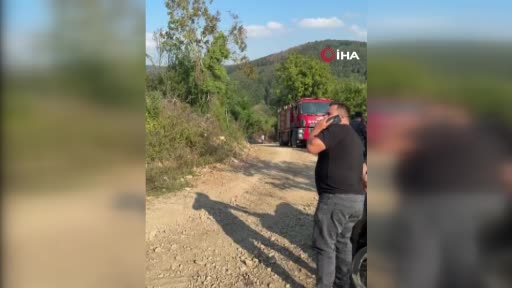 devrilen traktorun altinda kalan surucu hayatini kaybetti 8MyVpBCO