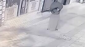 etek giyip is yeri kursunladilar polis ekiplerinden kacamadilar Oy11ZTMs
