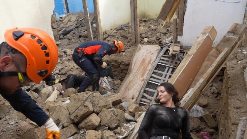 gumushanede deprem tatbikati fWf8UYb8