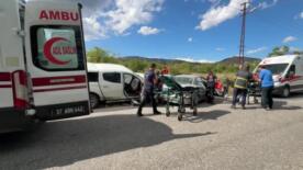 kastamonuda kamyonet ile otomobil carpisti 4 yarali SfEfAwrv