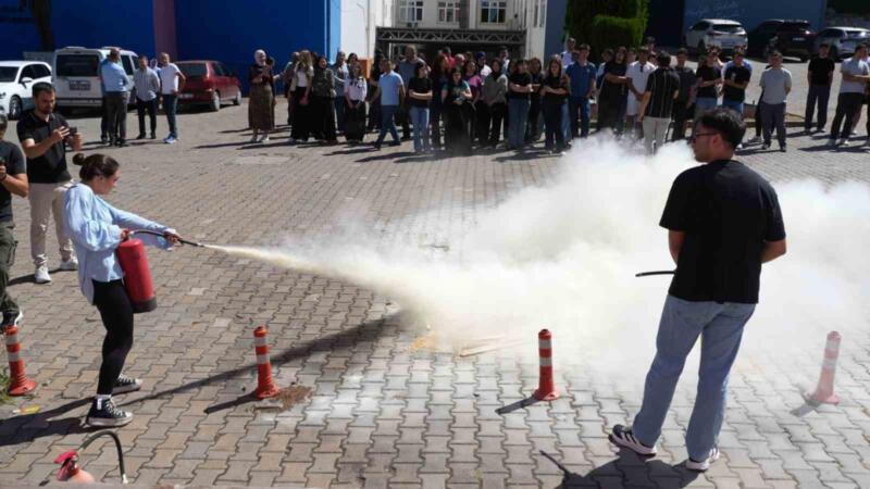 kbu tip fakultesinde deprem ve yangin tatbikati Pc6JftKU