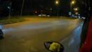 motosiklet surucusunun kaza ani kamerada A9suHdm4
