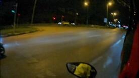 motosiklet surucusunun kaza ani kamerada A9suHdm4